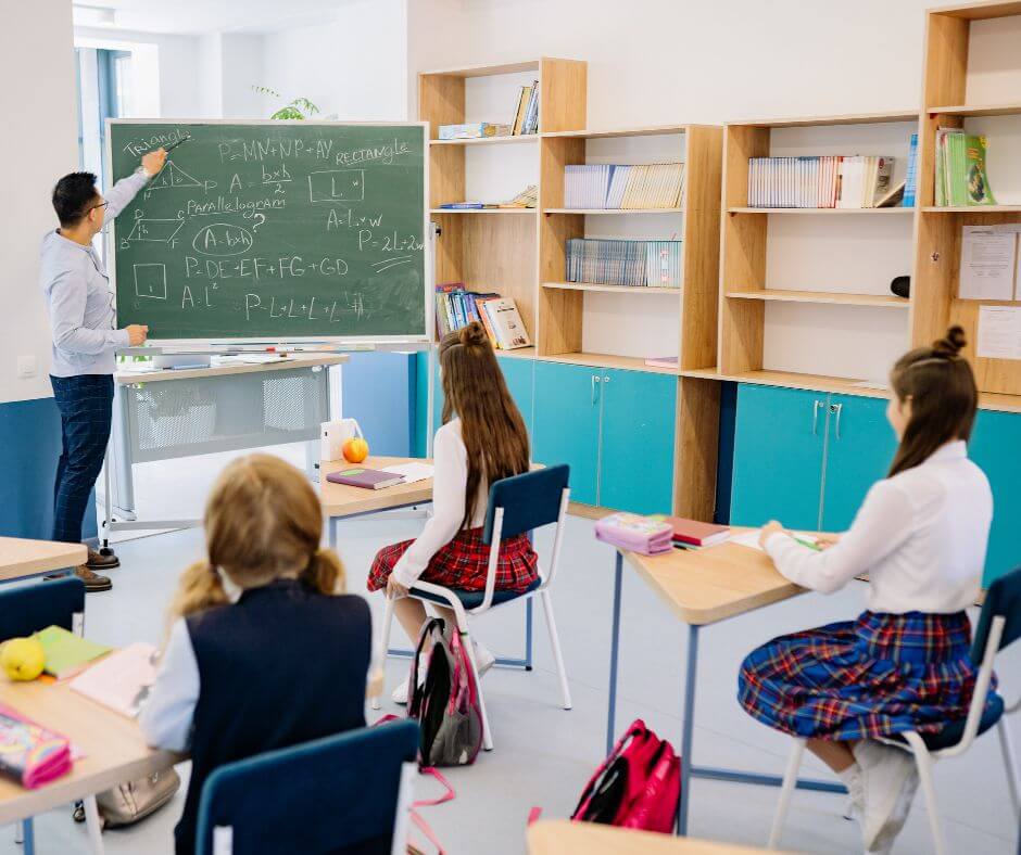 How Students Can Develop Leadership Skills Early